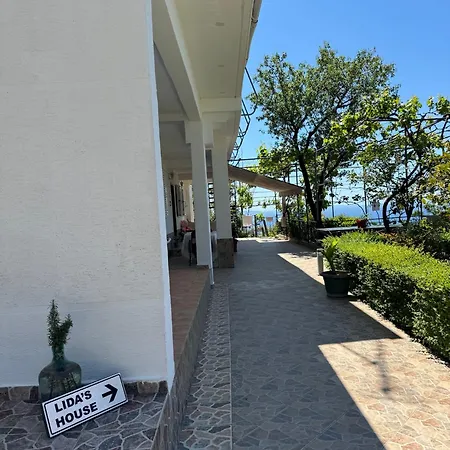 Lida's House 招待所