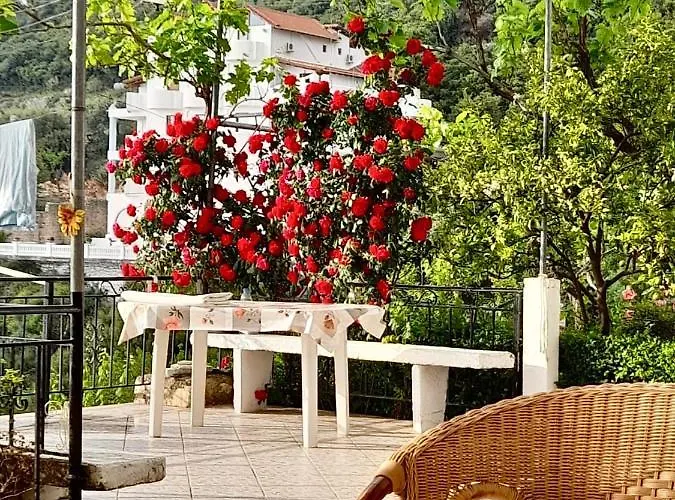 Lida's House Guest house Lukove